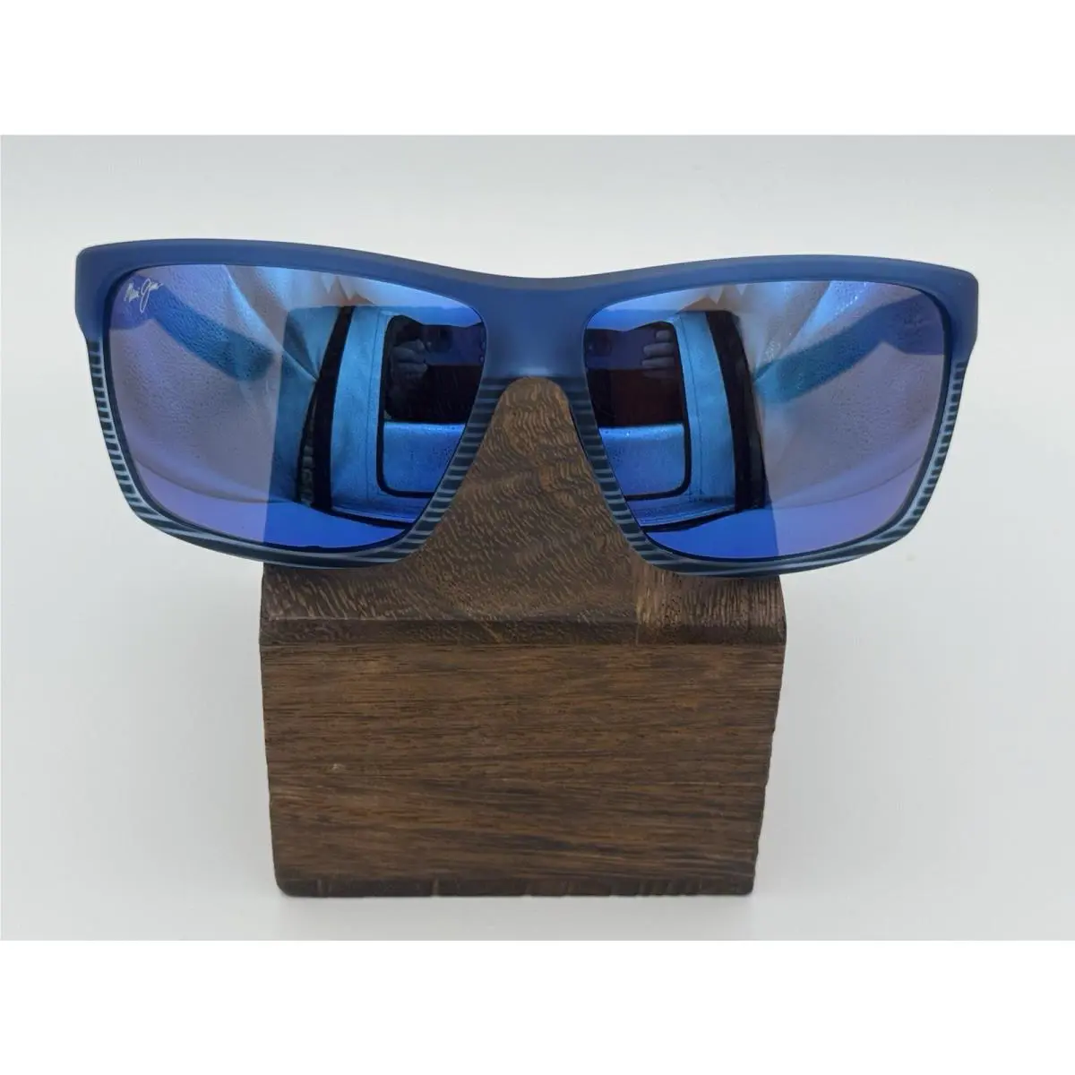 Maui Jim Alenuihaha B839-03S -blue Black Stripes / Blue Hawaii - Frame: Blue Black Stripes, Lens: Blue