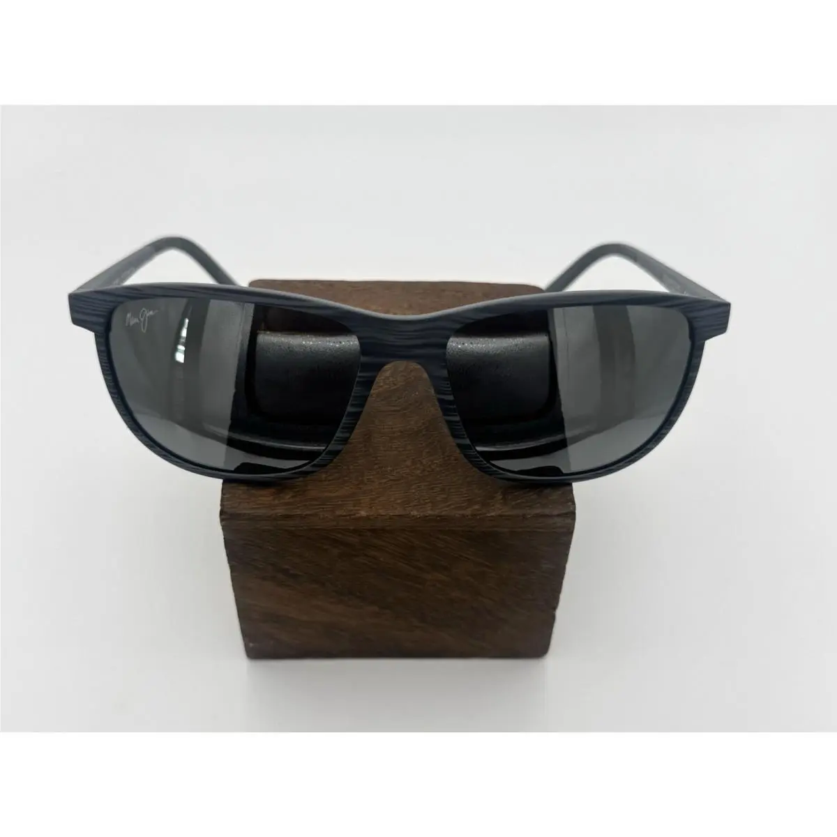 Lele Kawa 811-11D - Grey Stripe Frame / Neutral Grey Lens 58mm by Maui Jim
