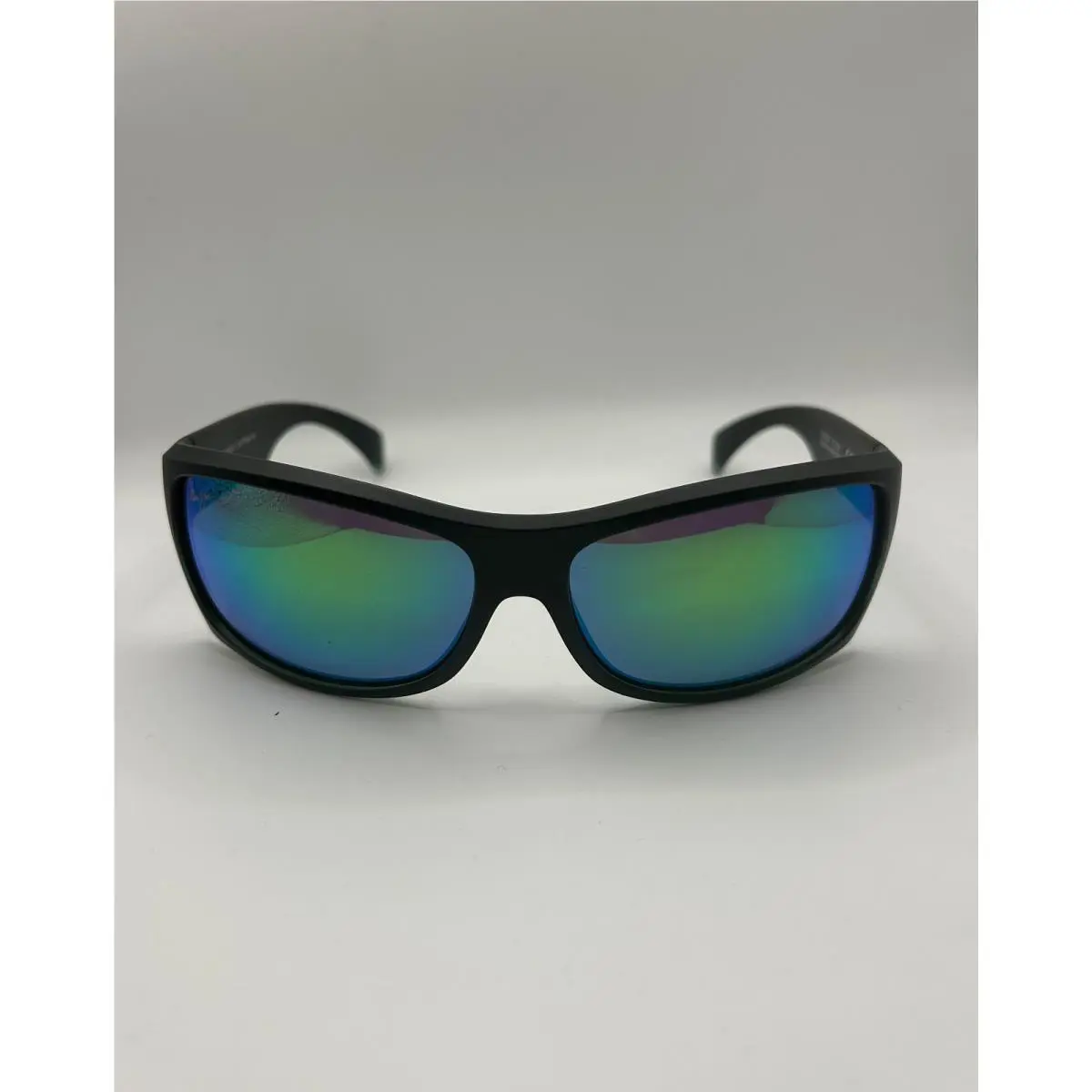 Maui Jim Unisex Equator Polarized Wrap Sunglasses Matte Black GM848-15 - Frame: Black, Lens: Green