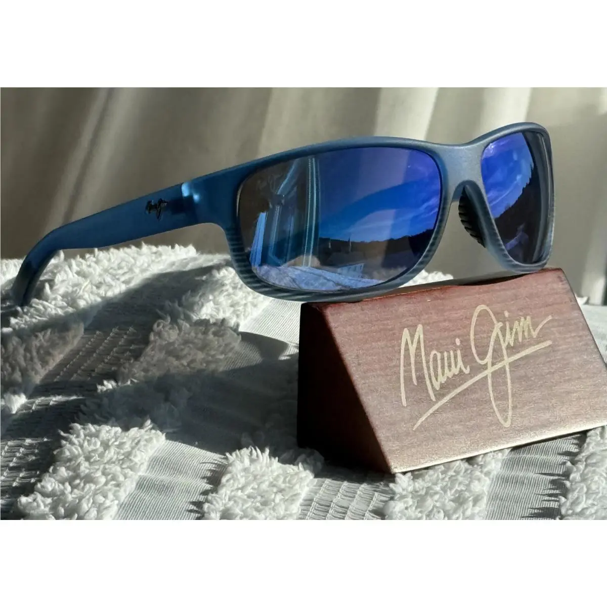 Maui Jim Kaiwi Channel MJ 840 03S Blue Black Frame Blue Hawaii Polarized Lenses