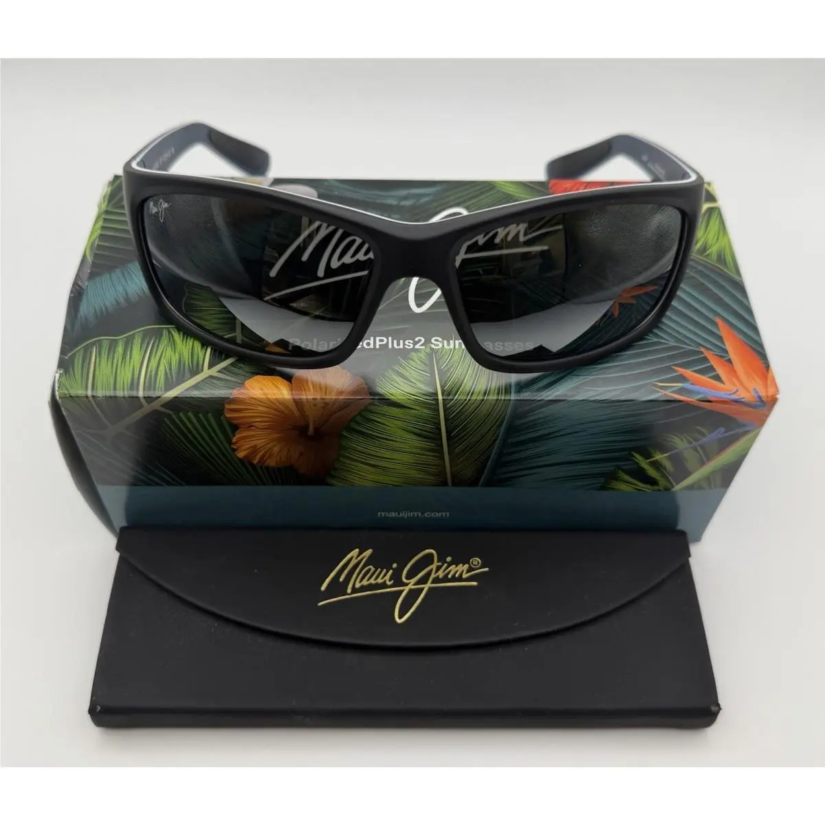 Maui Jim Grey Kanaio Coast 766-02MD Matte Black Frame / White/blue - Frame: mentioned in description, Lens: Gray