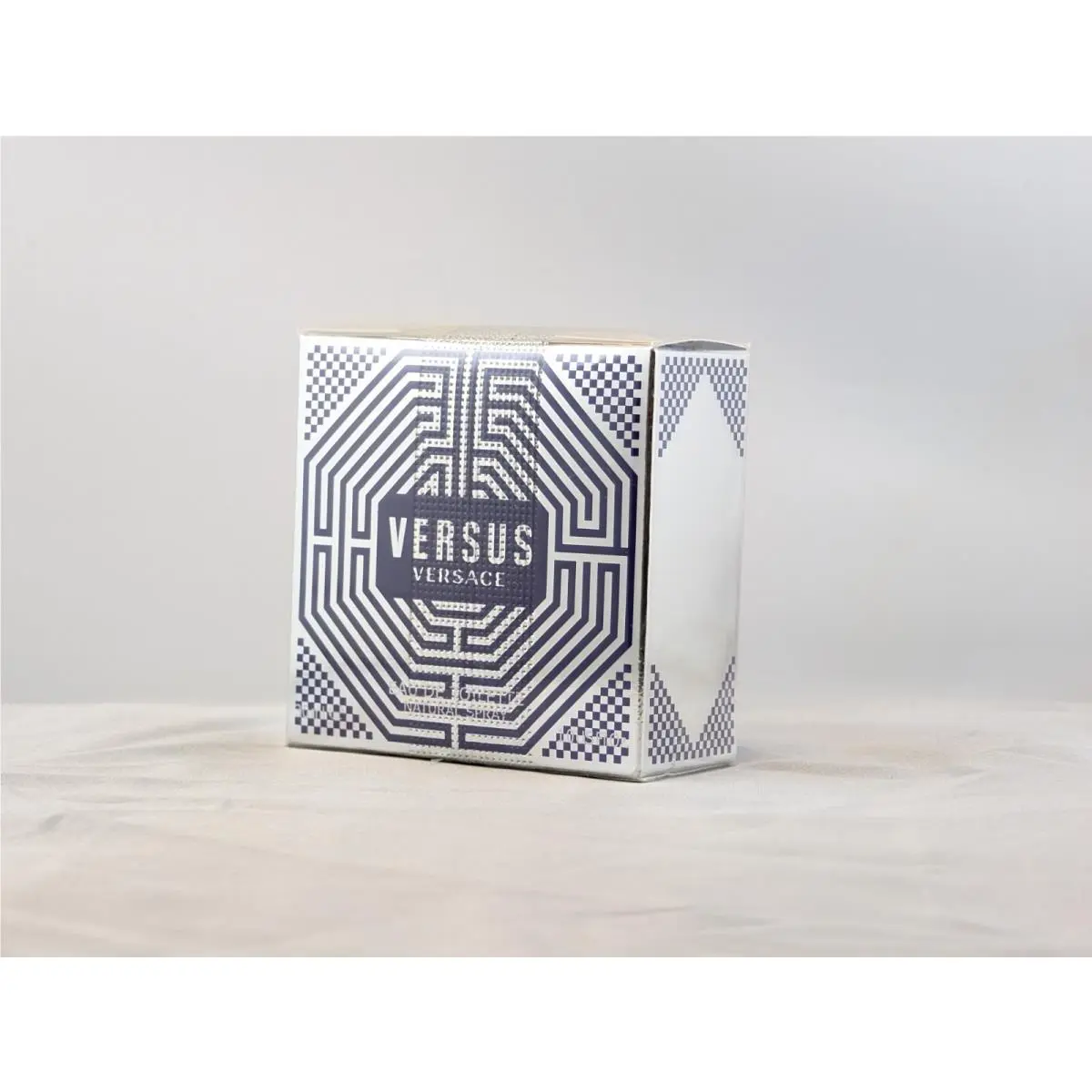 Versus Versace 1.0 oz Eau de Toilette Spray In Retail Box - Made in Italy