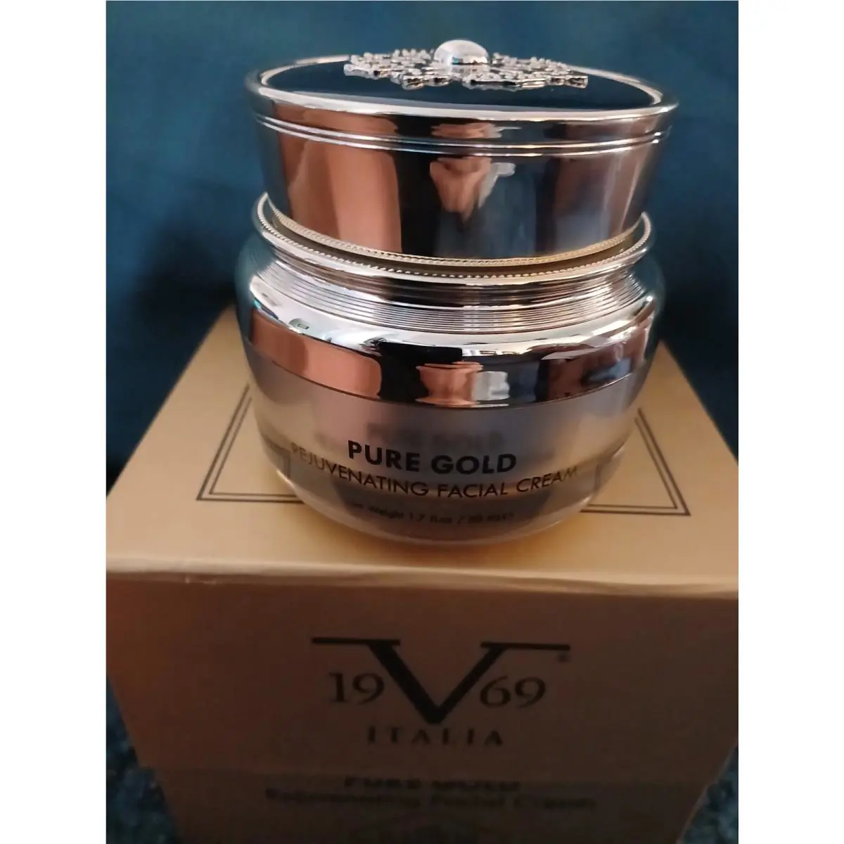 Pure Gold Rejuvenating Facial Cream BY Versace 19. 69 Italia 1.7 oz Boxed