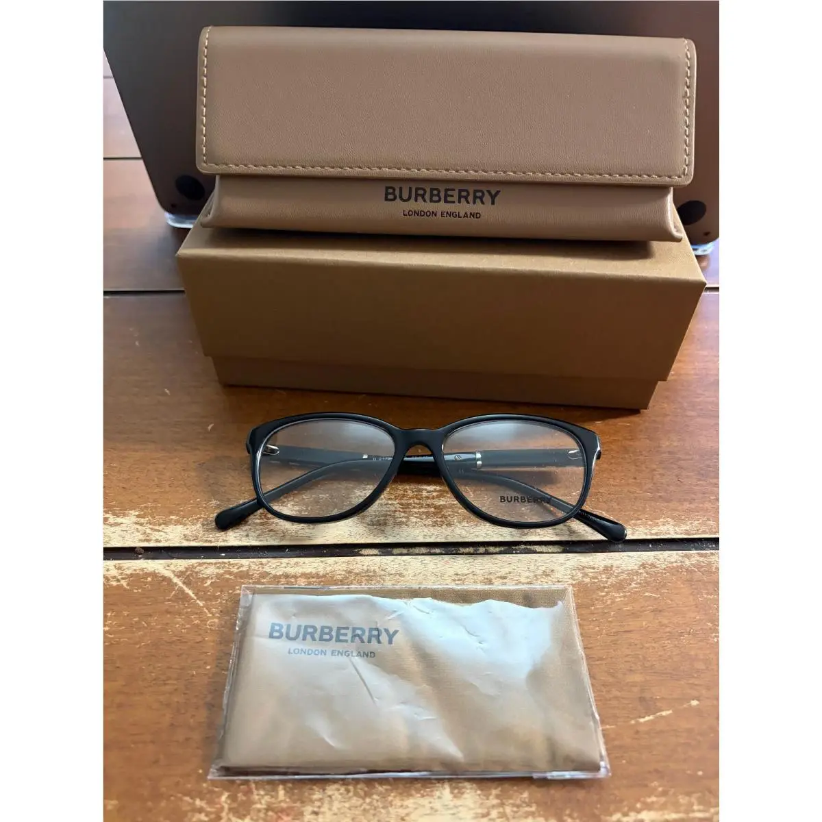 Black  London England B 3001 52-16-140 by Burberry