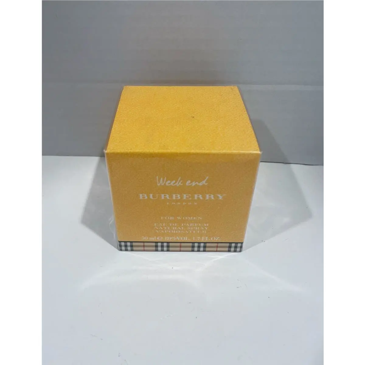 Burberry Weekend Women 1.7 fl.oz/50 ml Edp Spray Formula/packaging