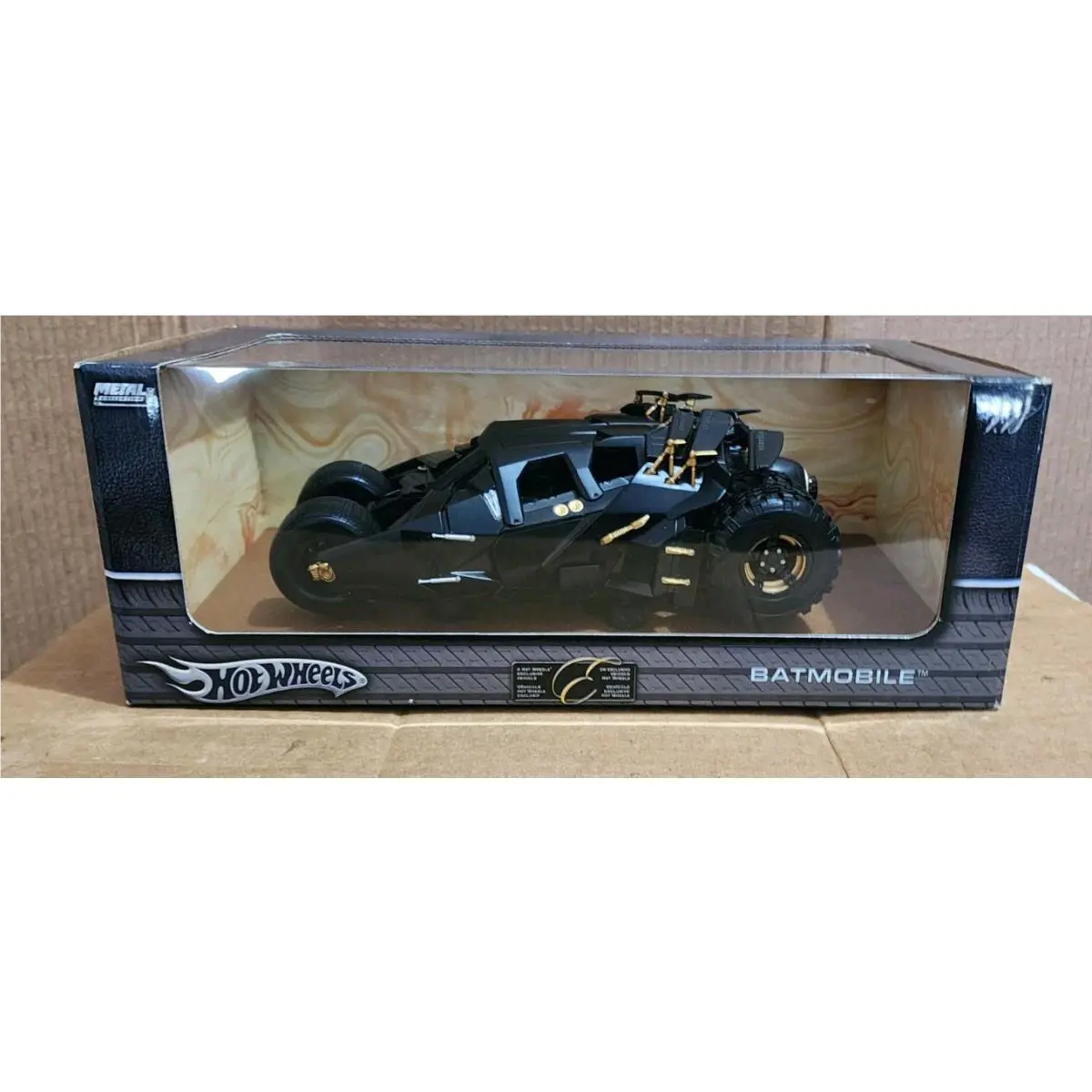 Hot Wheels 2004 Batman Begins Batmobile Tumbler 1:18 Metal Collection G9931
