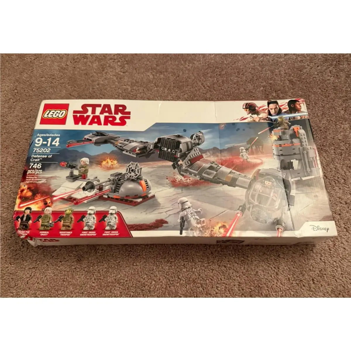 Lego Star Wars Defense of Crait 75202 in a Box 746 Pieces Rare
