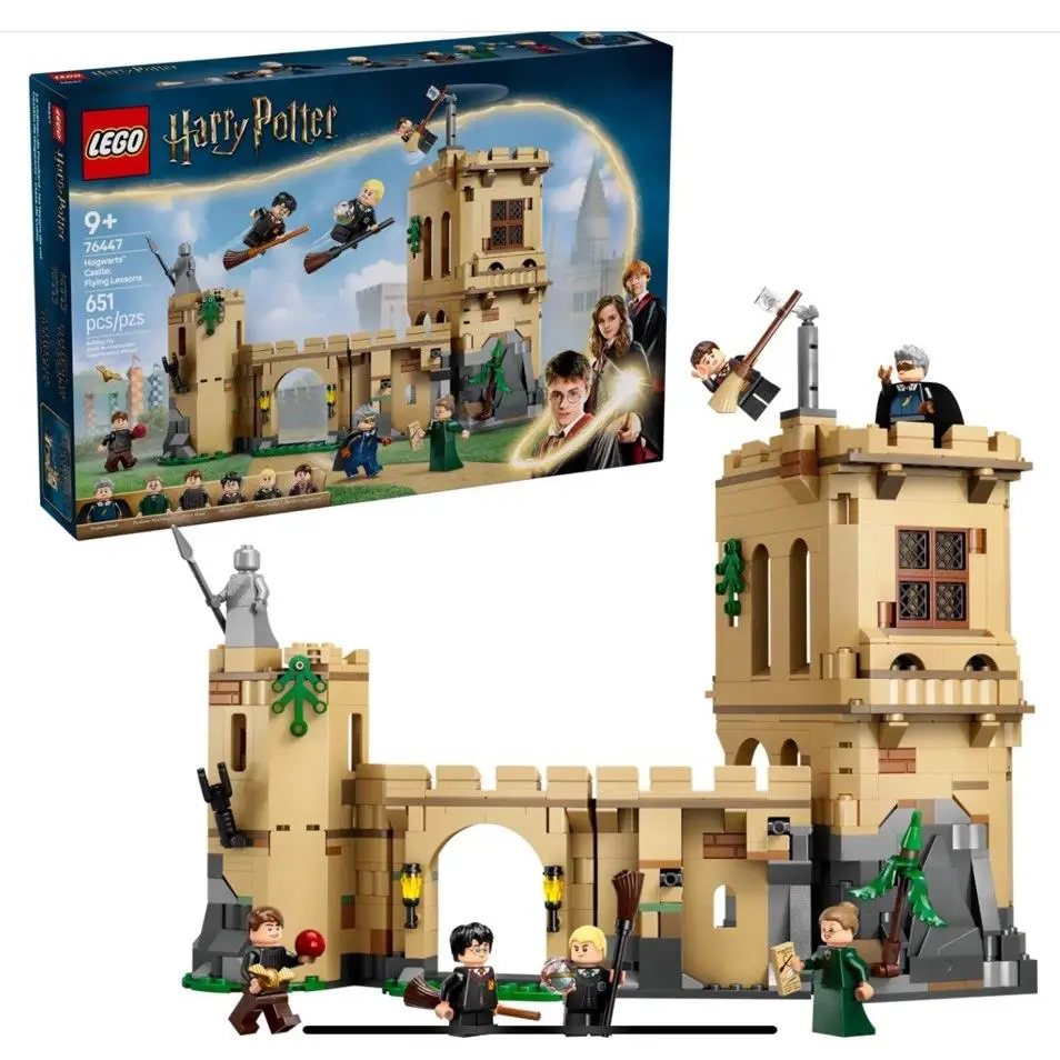 Lego Harry Potter Hogwarts Castle: Flying Lesson 76447 Box