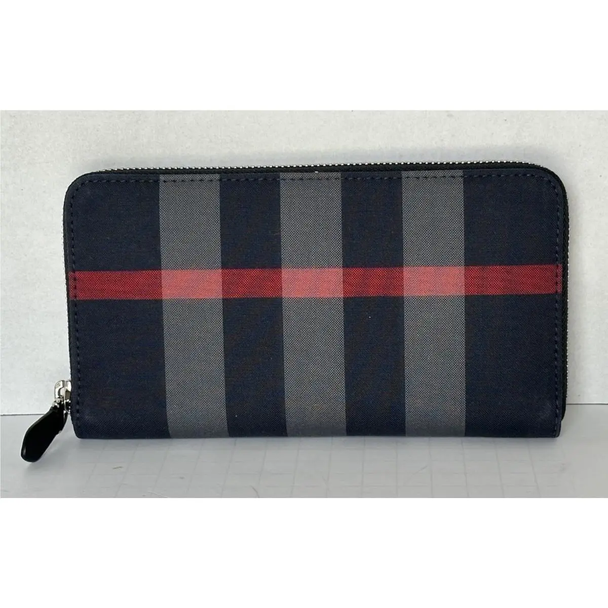 Burberry Navy/grey IP Check Large Zip Around Wallet 80840631
