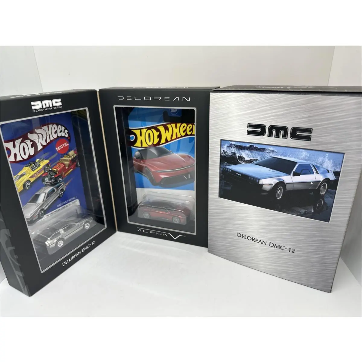 Hot Wheels Mattel Creations DMC-12 Delorean Alpha V Rlc Collectors 2 Car Set