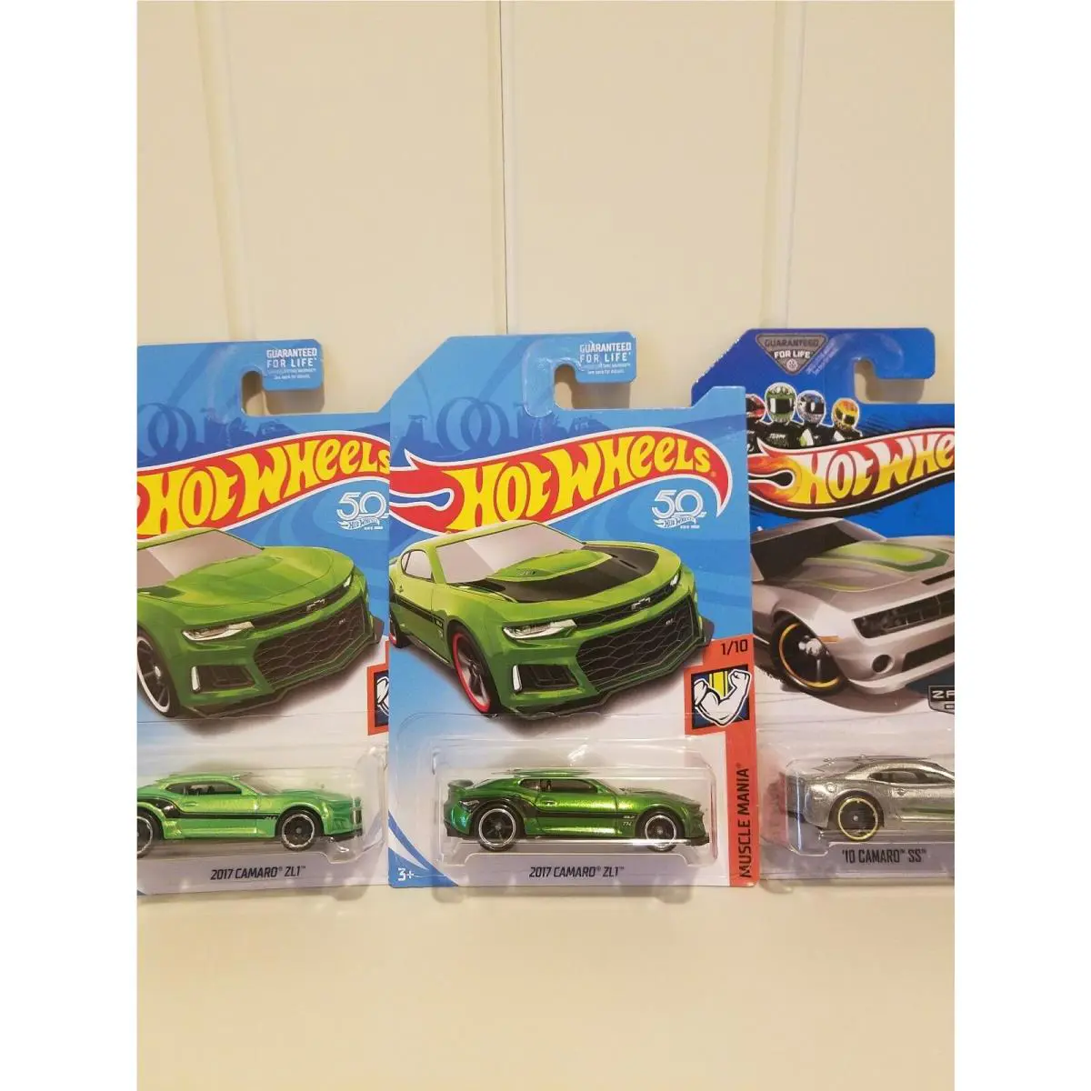 2018 Hot Wheels 2017 Camaro ZL1 Super Treasure Hunt Red Rim Line Base Zamac