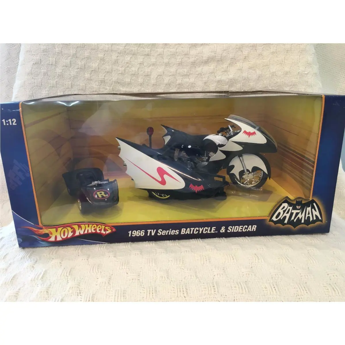 Hot Wheels Batman 1966 T.v. Series Batcycle Sidecar 1:12 Scale 2009