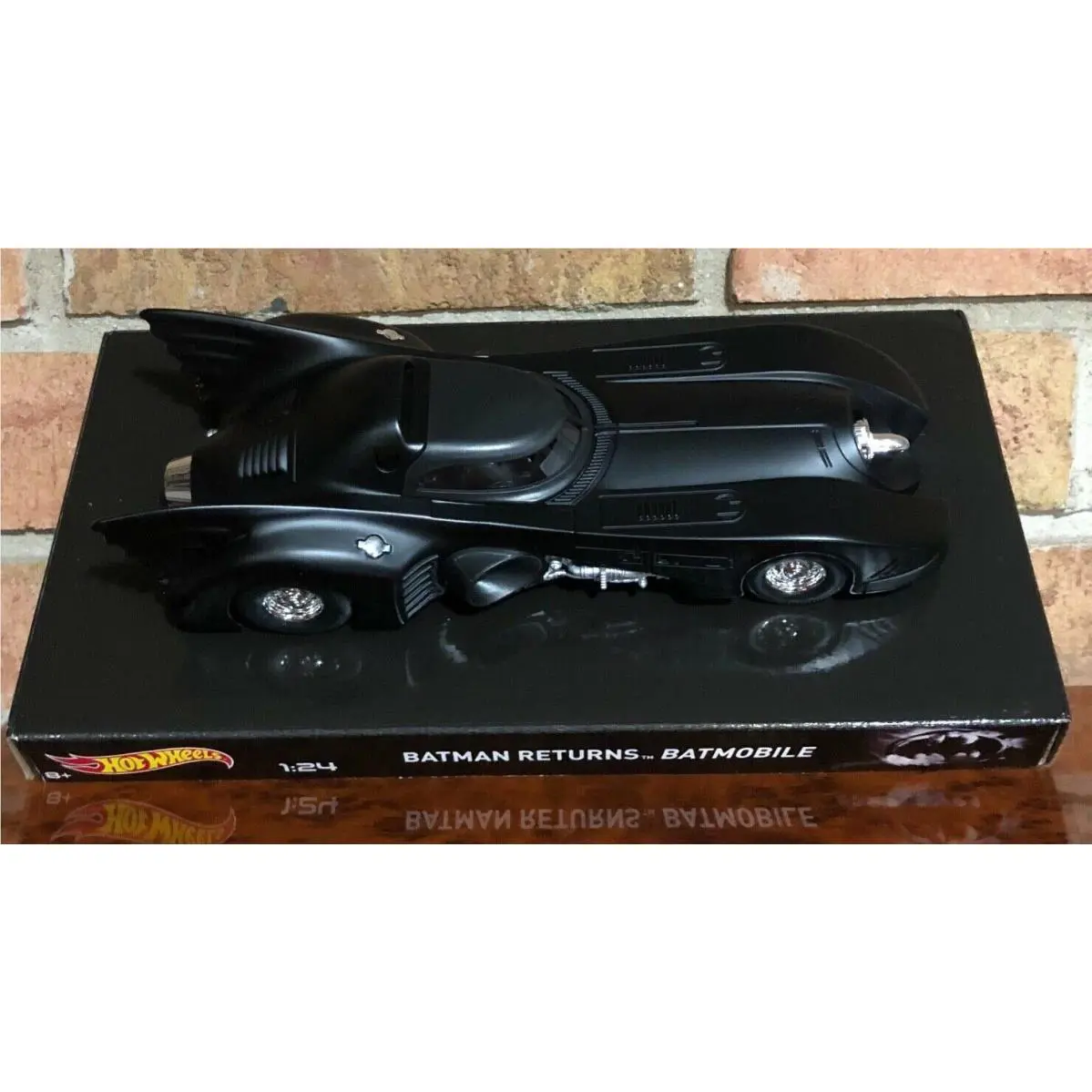 Hot Wheels Batman Returns Batmobile Black 1:24 Scale
