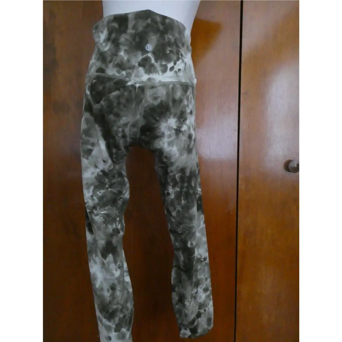 Lululemon clothing - Green Tie Dye 9