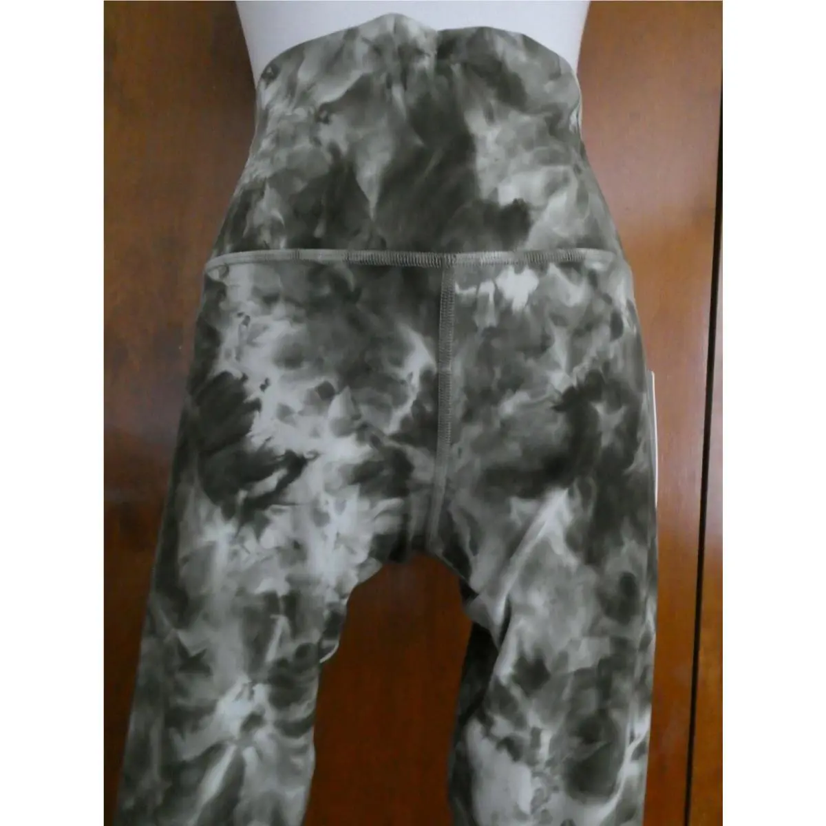Lululemon clothing - Green Tie Dye 12