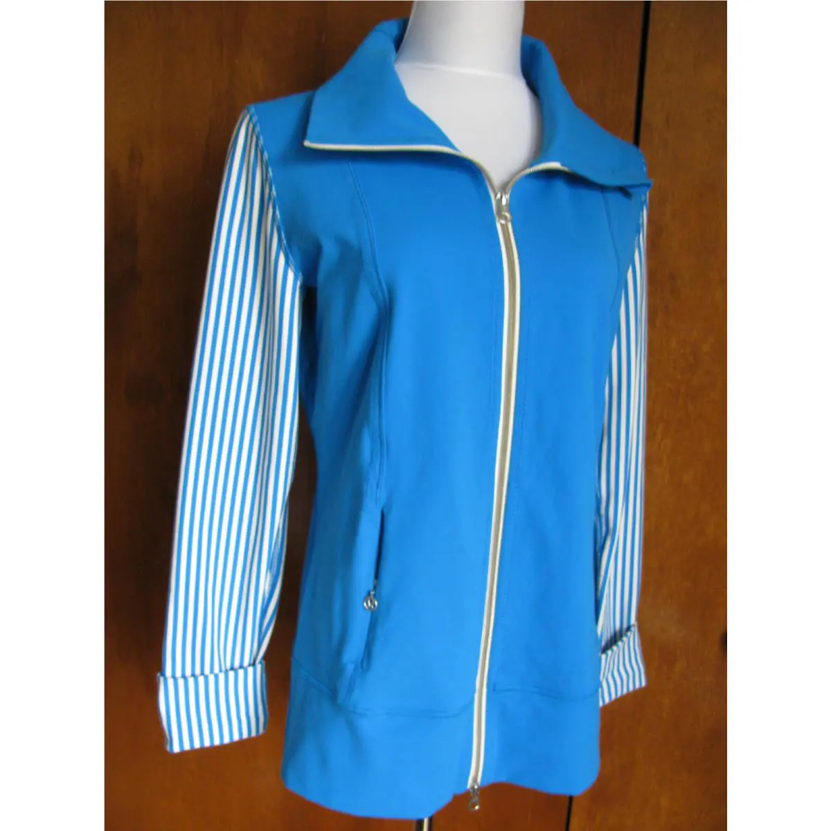 Lululemon clothing - Blue 3