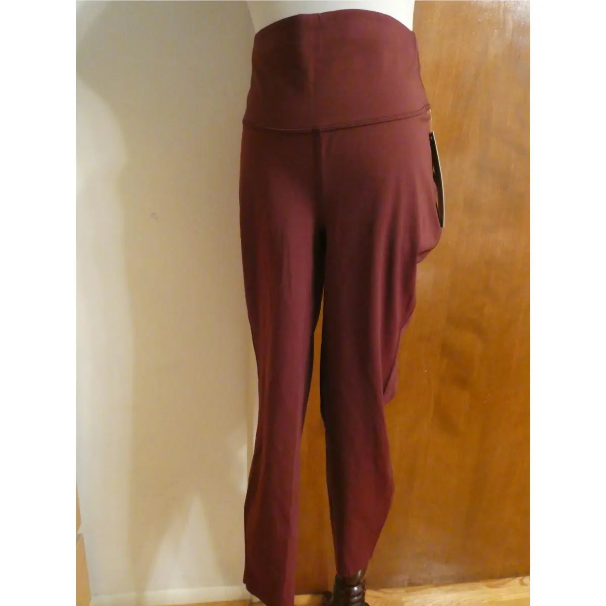 Lululemon clothing - burgundy 11