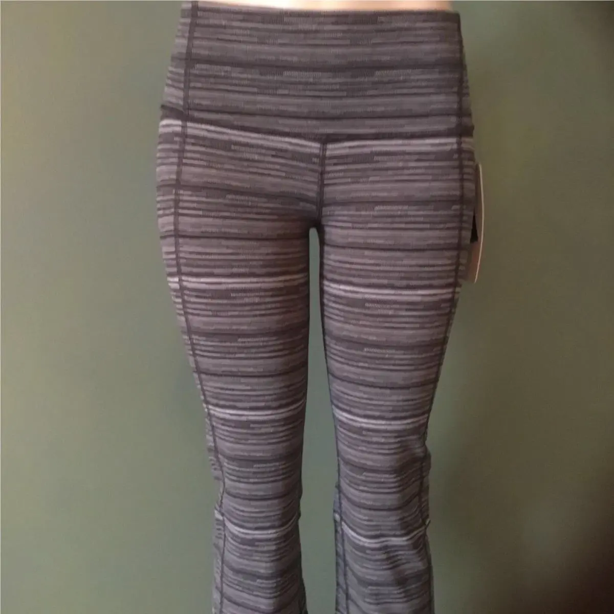 Lululemon clothing - CSGG - cyber black deep coal 0