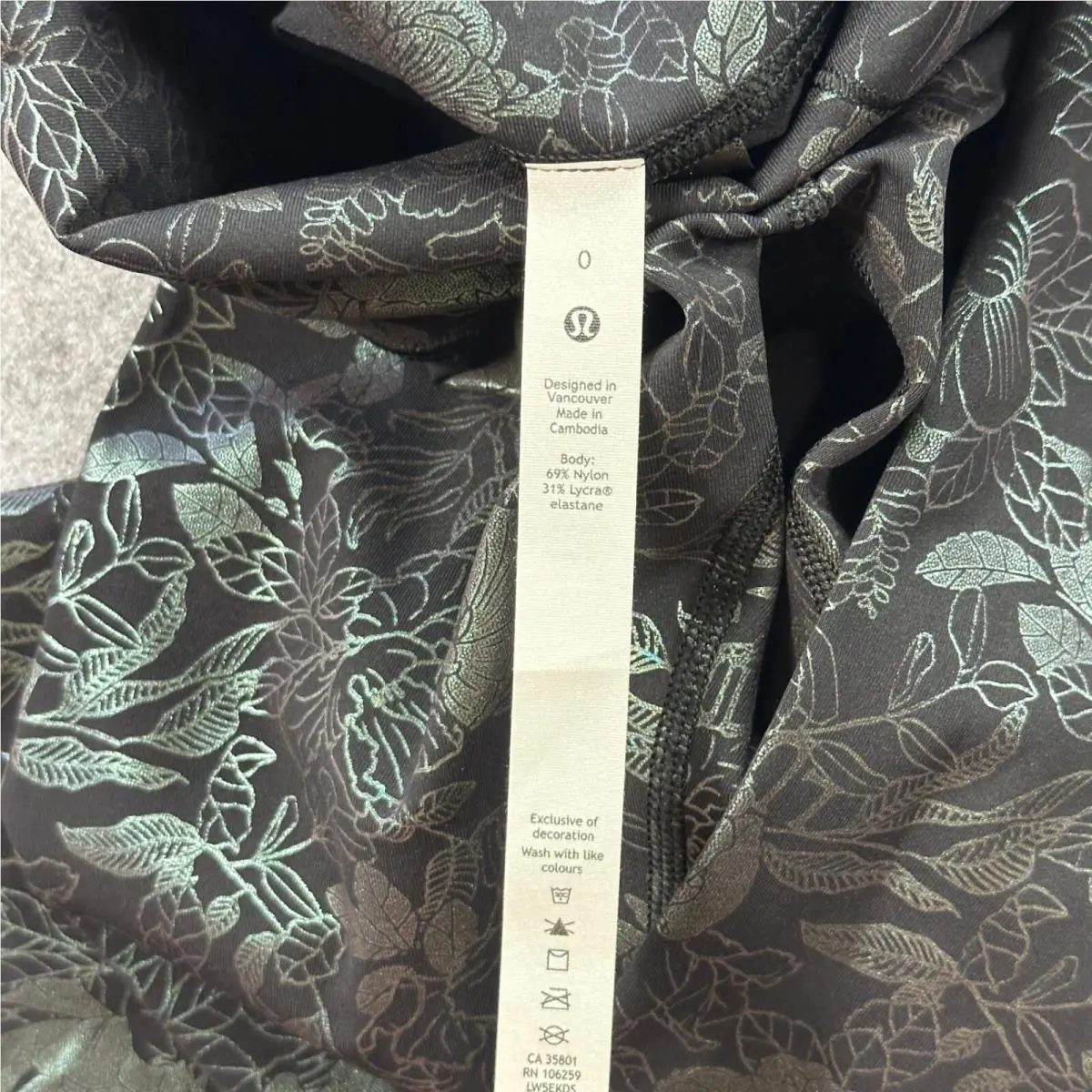 Lululemon clothing - Red 5