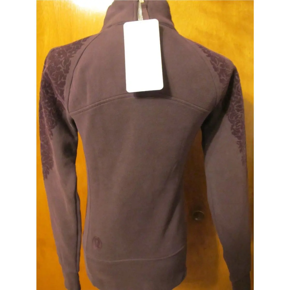 Lululemon clothing - chocolate 8