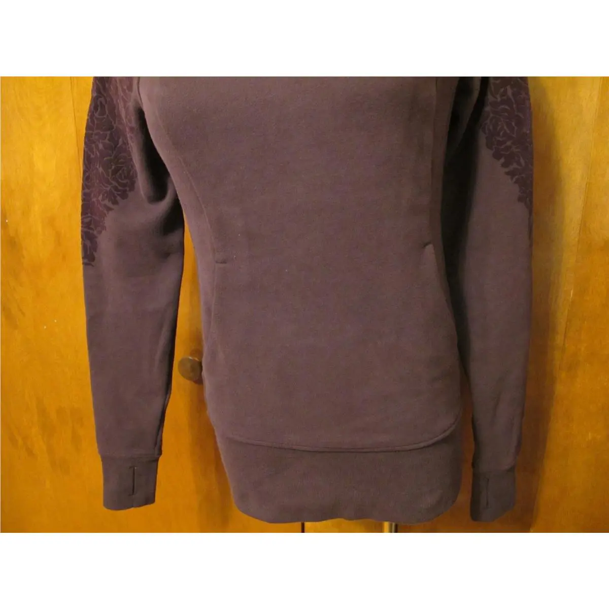 Lululemon clothing - chocolate 1