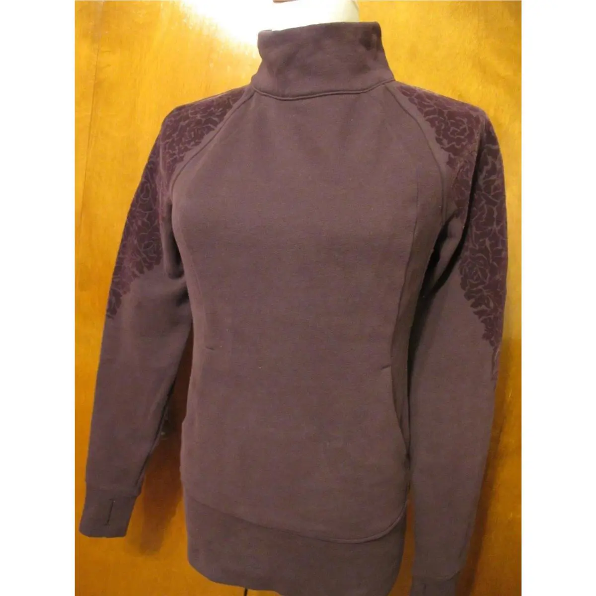 Lululemon clothing - chocolate 2
