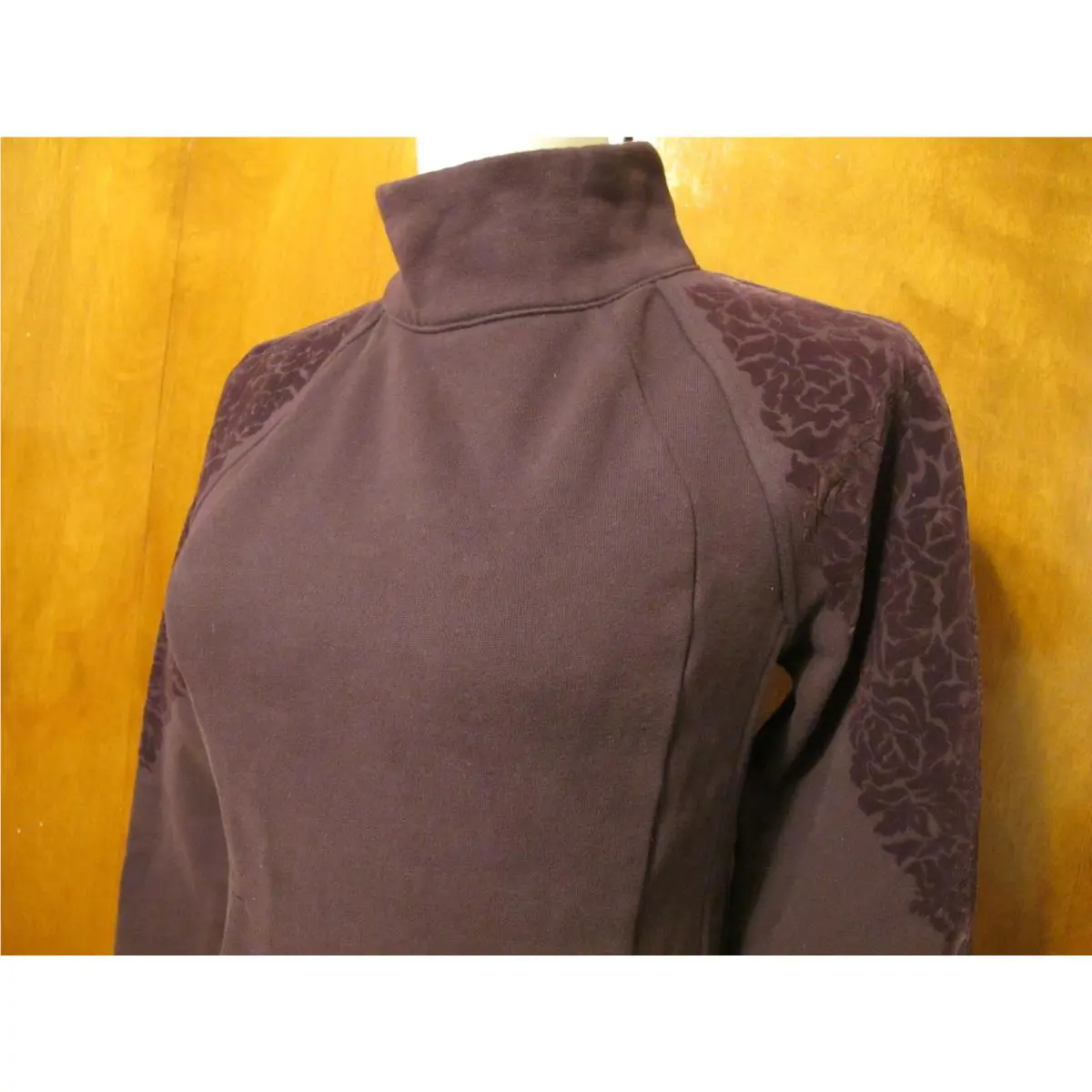 Lululemon clothing - chocolate 3