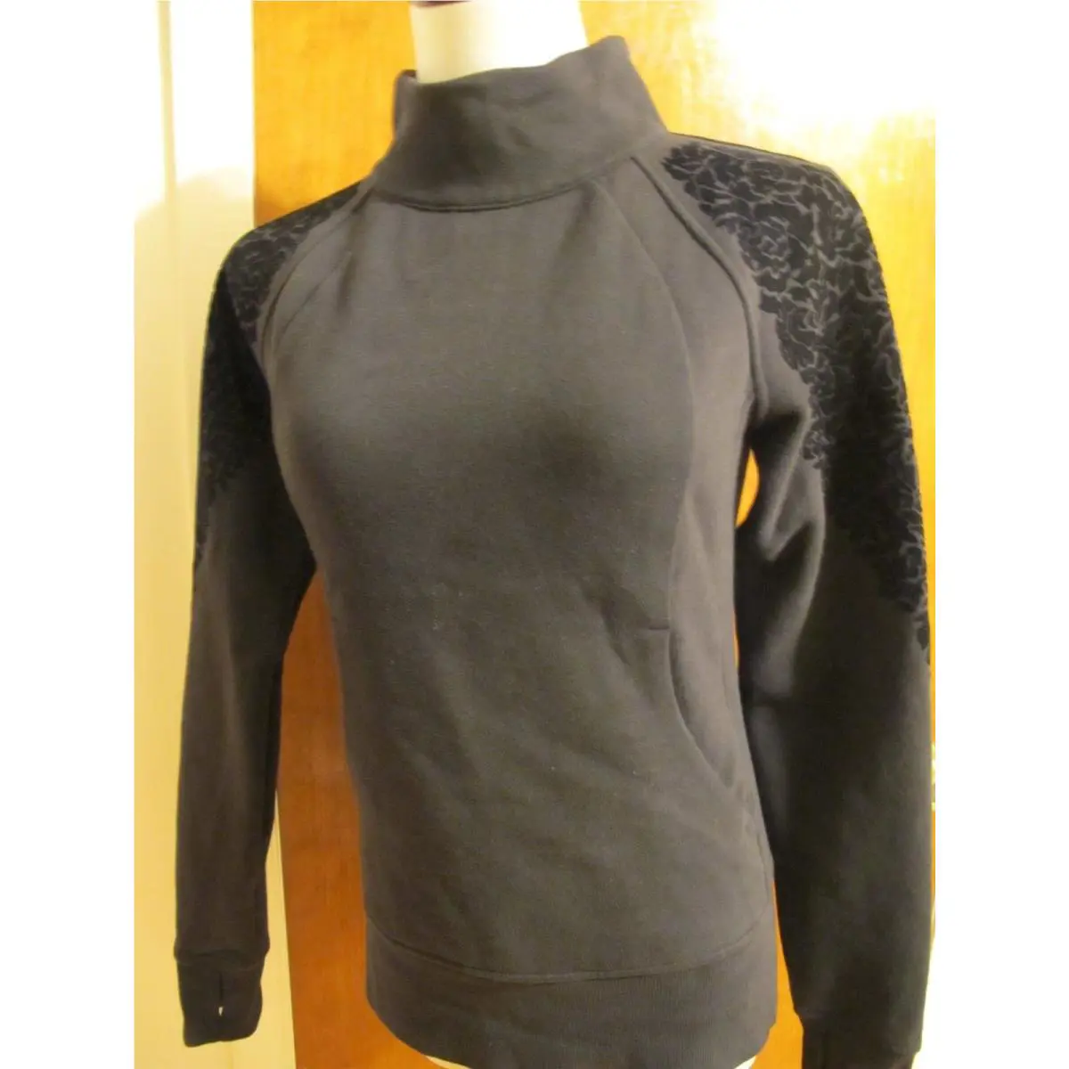 Lululemon clothing - Black 3
