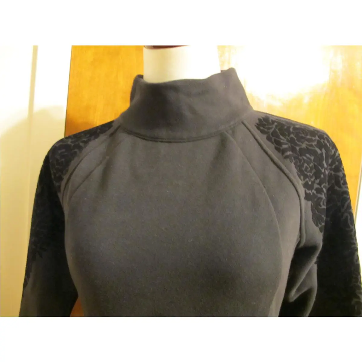 Lululemon clothing - Black 4