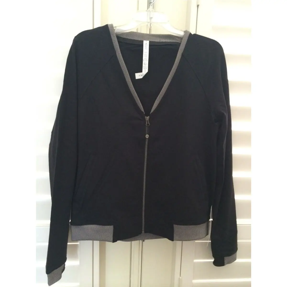 Lululemon clothing - Black 5