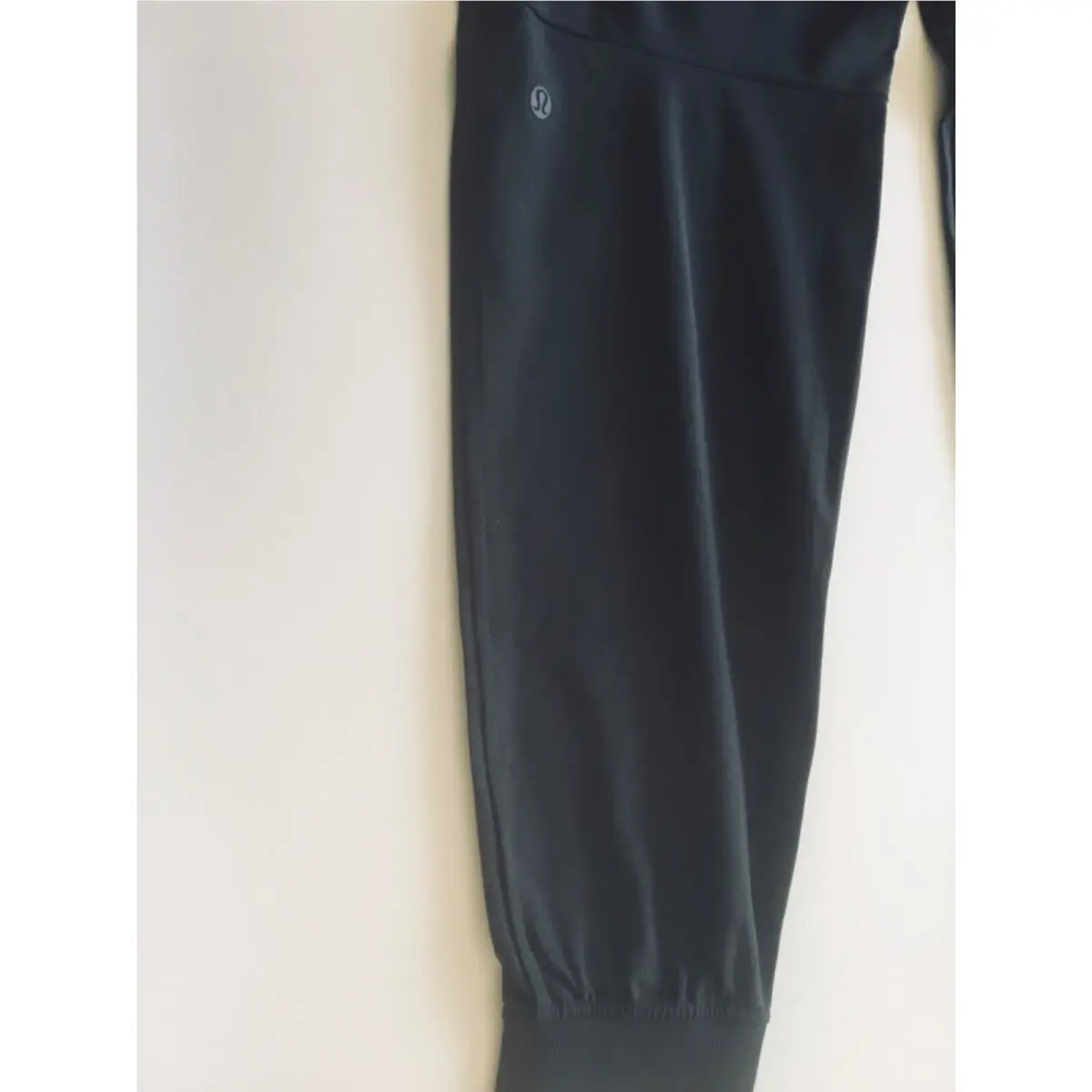 Lululemon clothing - Obsidian 5