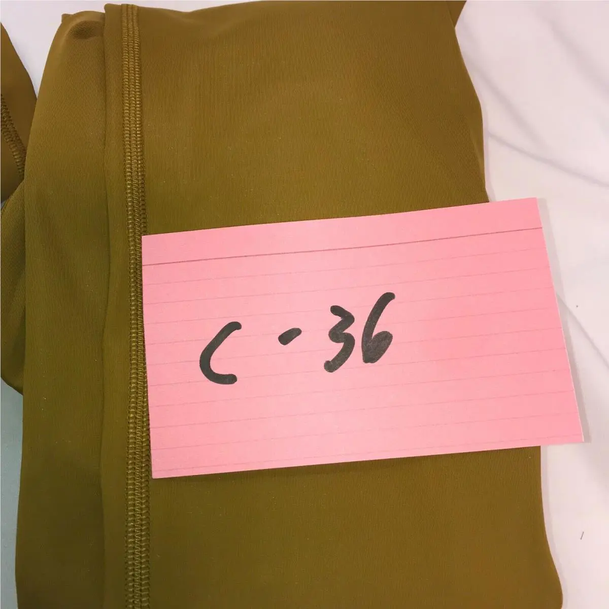 Lululemon clothing - Gold 0