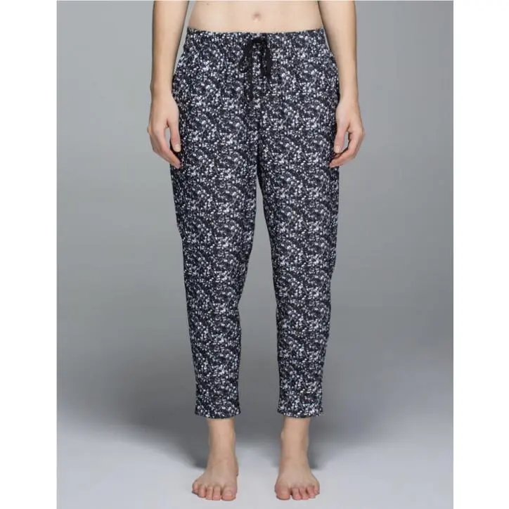 Lululemon clothing - Black Gray 1