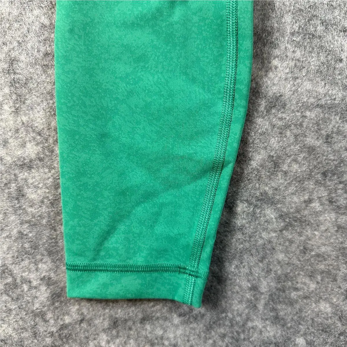Lululemon clothing - Green 2