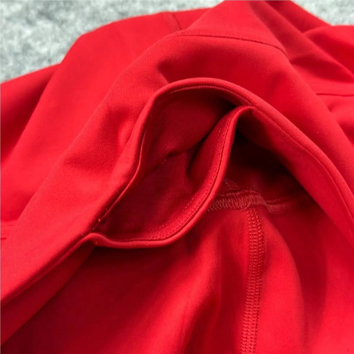 Lululemon clothing - Red 5