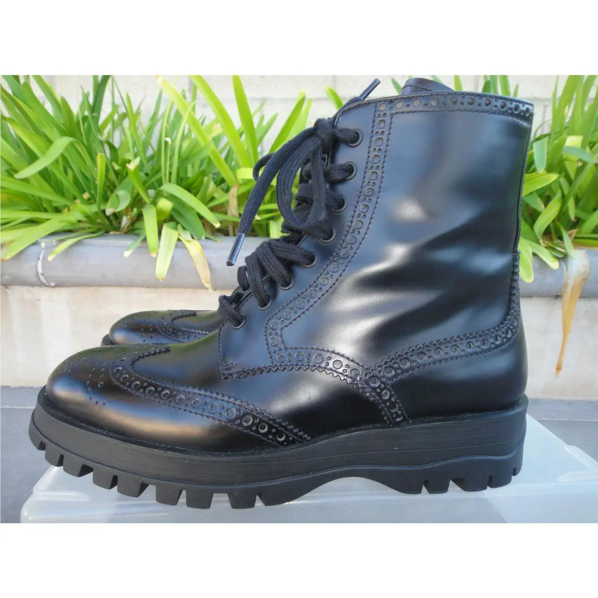 Prada Lace-up Combat Boots Leather W/lug Sole Italy EU37.5 US 7-7.5M Htf