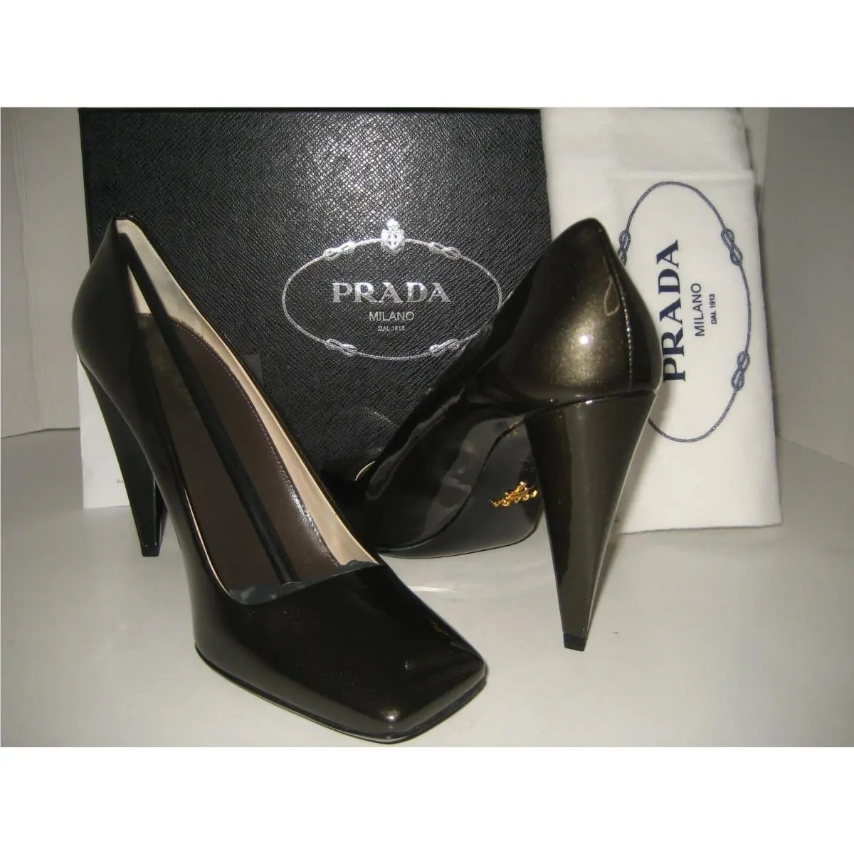 Prada Women US 7.5 EU 38 Grafite Patent Leather Pumps High Heel Shoes Box
