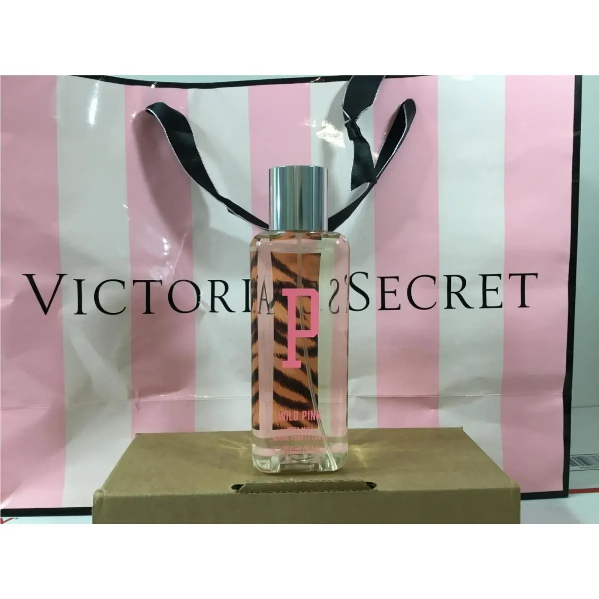 Victoria`s Secret Wild Pin Body Mist Fragrance Mist Spray 8.4 OZ 250 ML