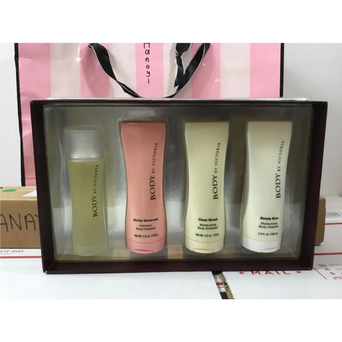 4PC Victoria`s Secret Body BY Victoria Body Mist Lotion Wash Gift Set