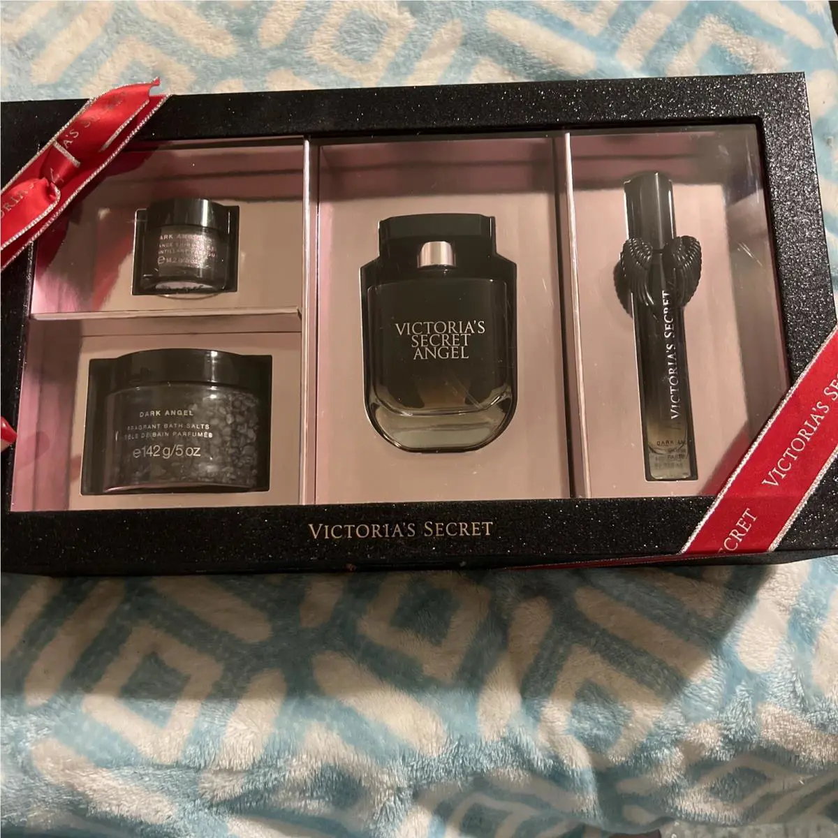 Victoria`s Secret Dark Angel Gift Set 4 Pieces Bath Salt Parfum