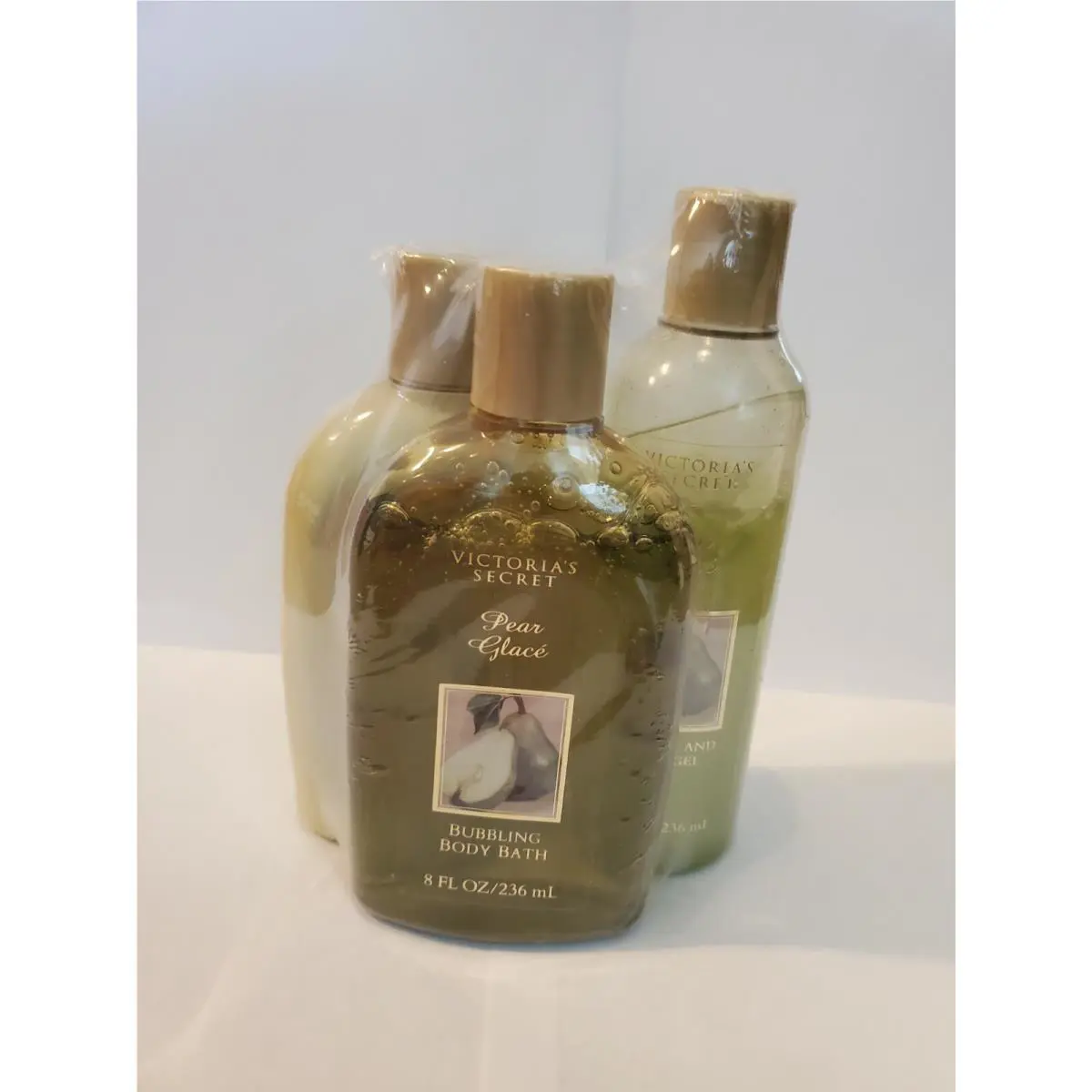 Victoria`s Secret Vintage Pear Glace Bubble Bath Body Lotion Shower Bath Gel