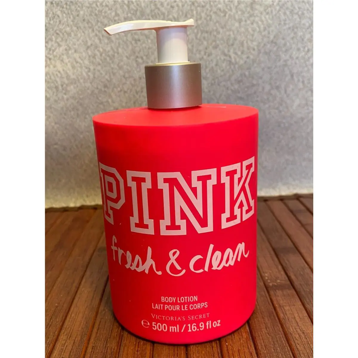 Victoria`s Secret Pink Fresh Clean Body Lotion-16.9fl oz/500 ml