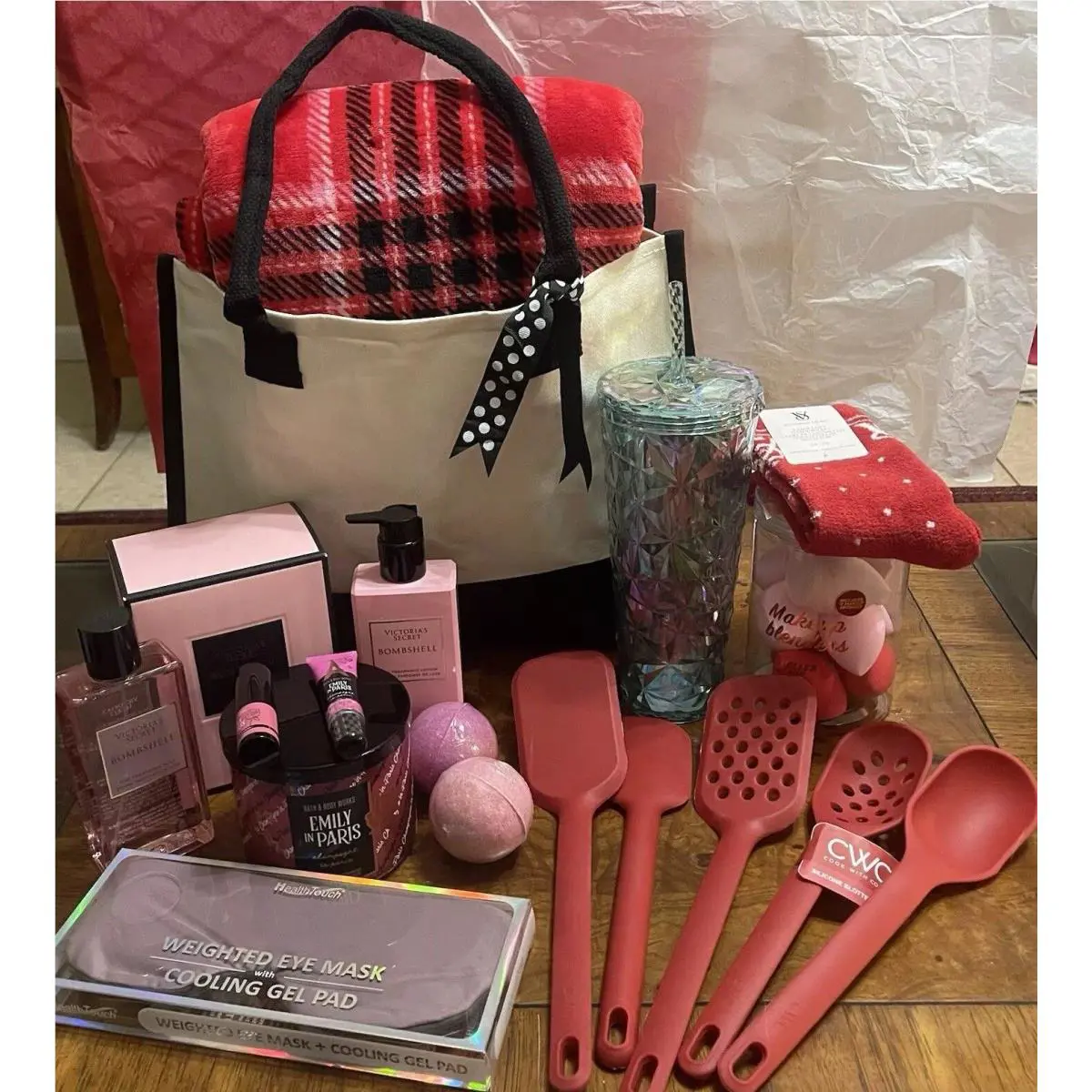 Deluxe Valentine’s Day Bag Fully Of Love Victoria’s Secret Perfume Blanket by Victoria's Secret