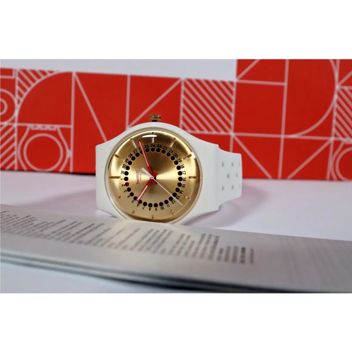 Swiss Swatch Generation 31 Gold Dial White Silicone Unisex Watch SUOW400 41M