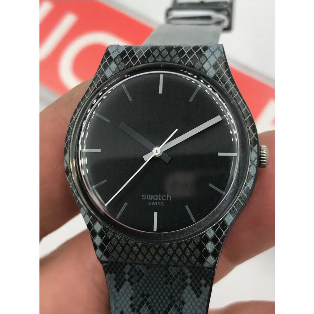 Swatch Watch GB257 Snaky 34mm 2011 In Case Working Battery
