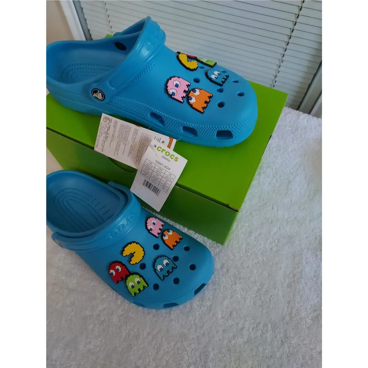 Wmns Size 10 Turquoise Pacman Crocs