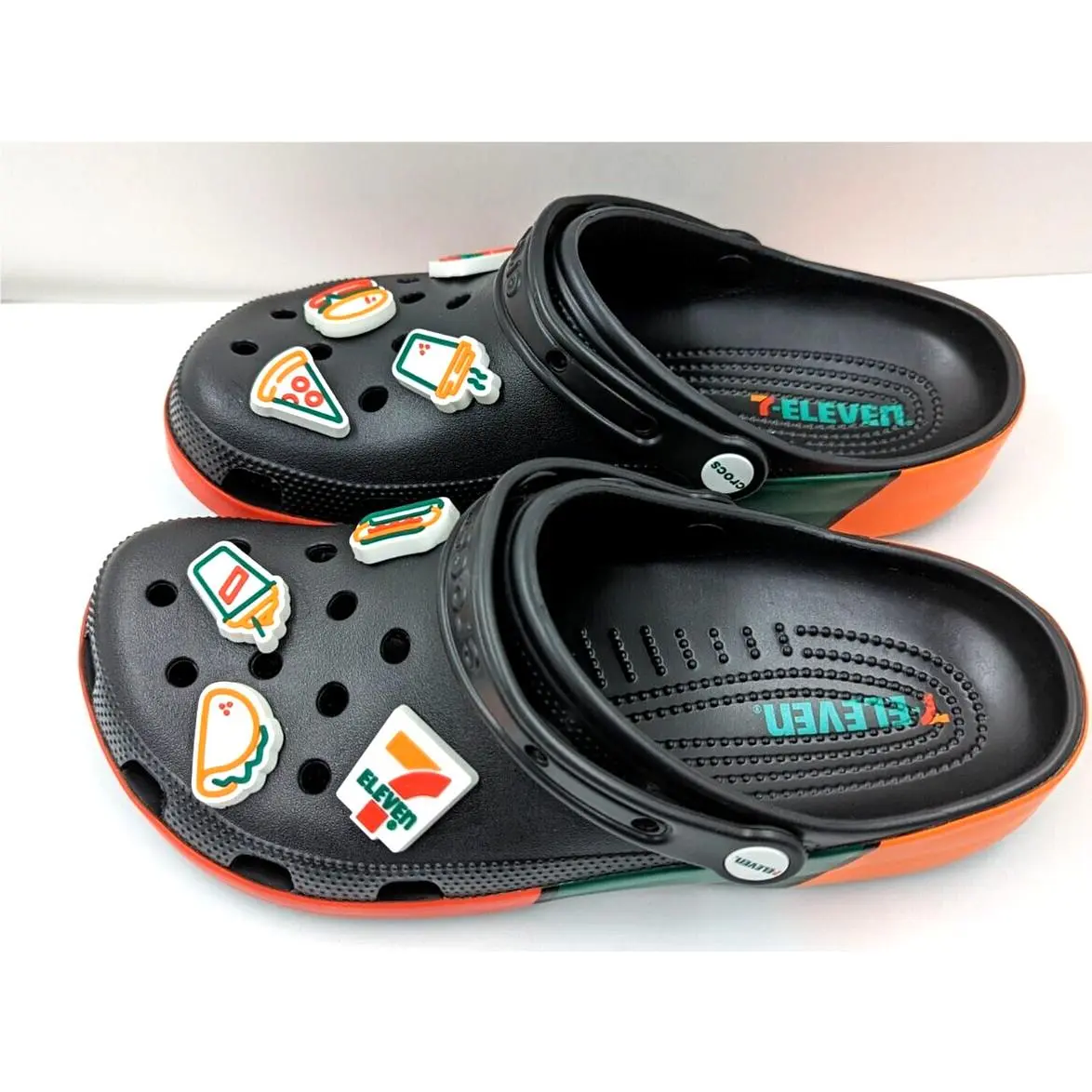 Crocs shoes - 7-eleven X Classic Clog - Classic Clog - Black 5