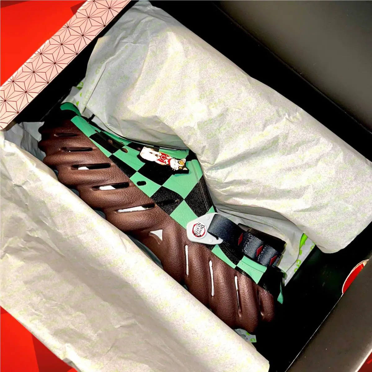 Crocs shoes - Demon Slayer Crocs 2023 Tanjiro Echo - Mocha (green) (UPC: 0196265485031) 8