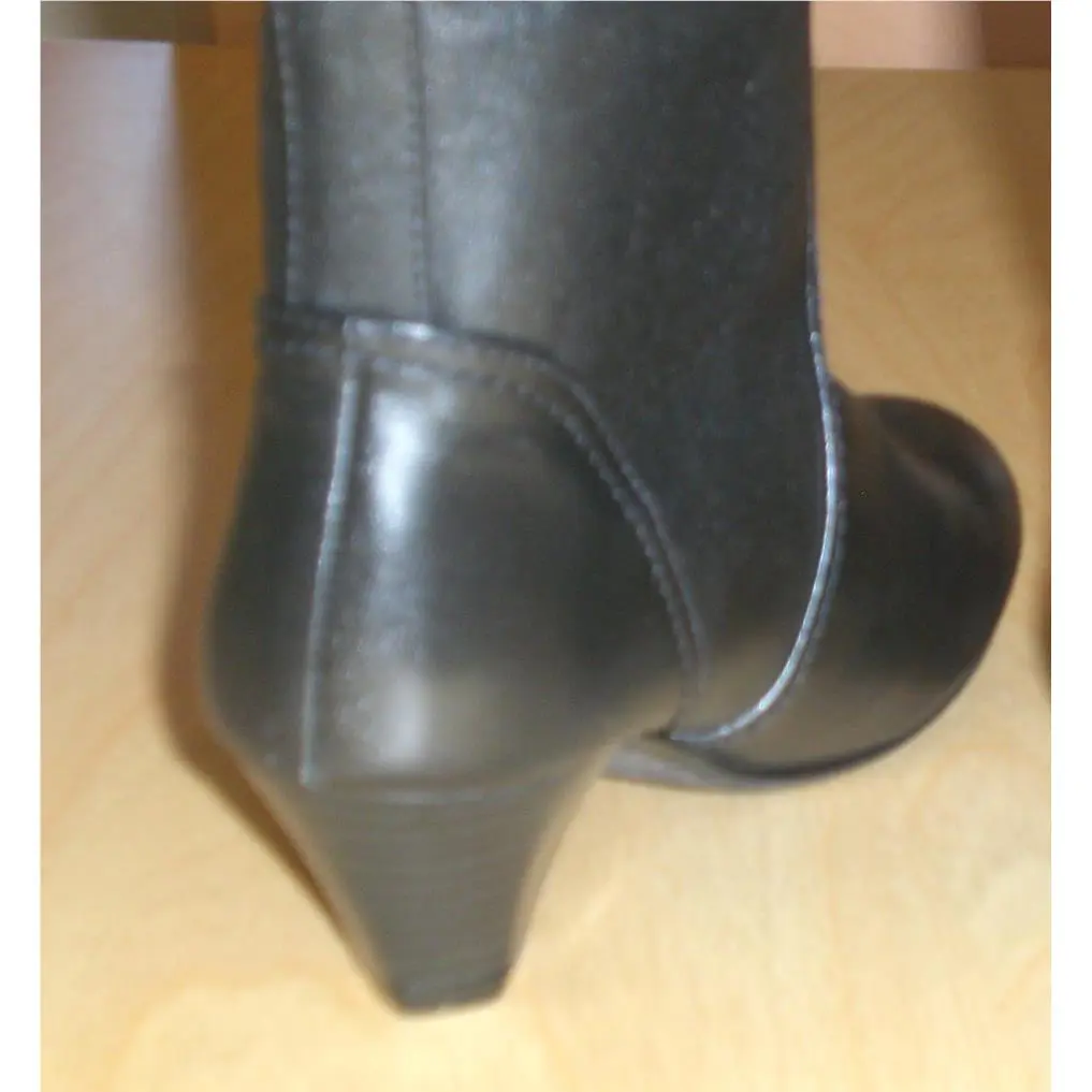 Crocs shoes - Blacks (UPC: 883503517332) 3