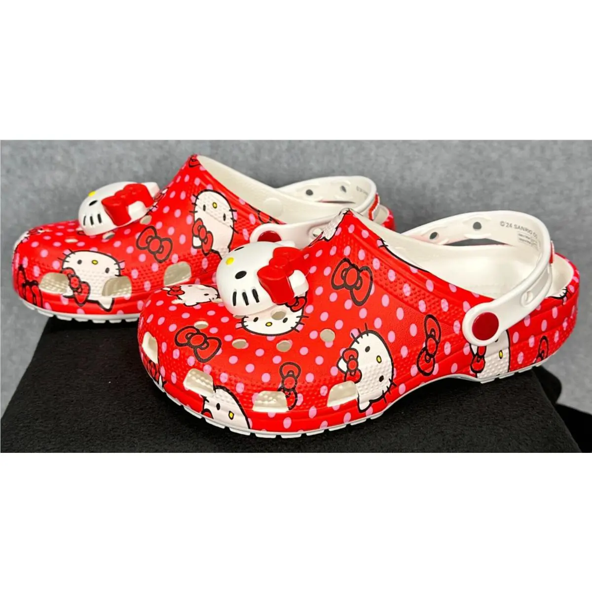 Crocs shoes - Hello Kitty - Hello Kitty - Red (UPC: 196265827176) 1